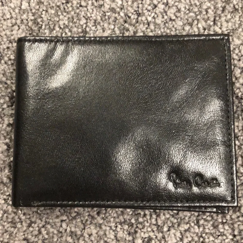 Men’s vintage Pierre Cardin black leather wallet